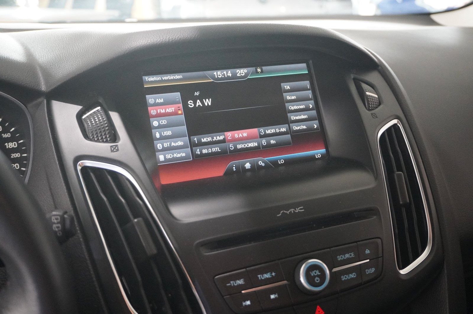 Fahrzeugabbildung Ford Focus Turnier 1.5D BUISNESS NAVI/LED/SH/PDC/TEMP