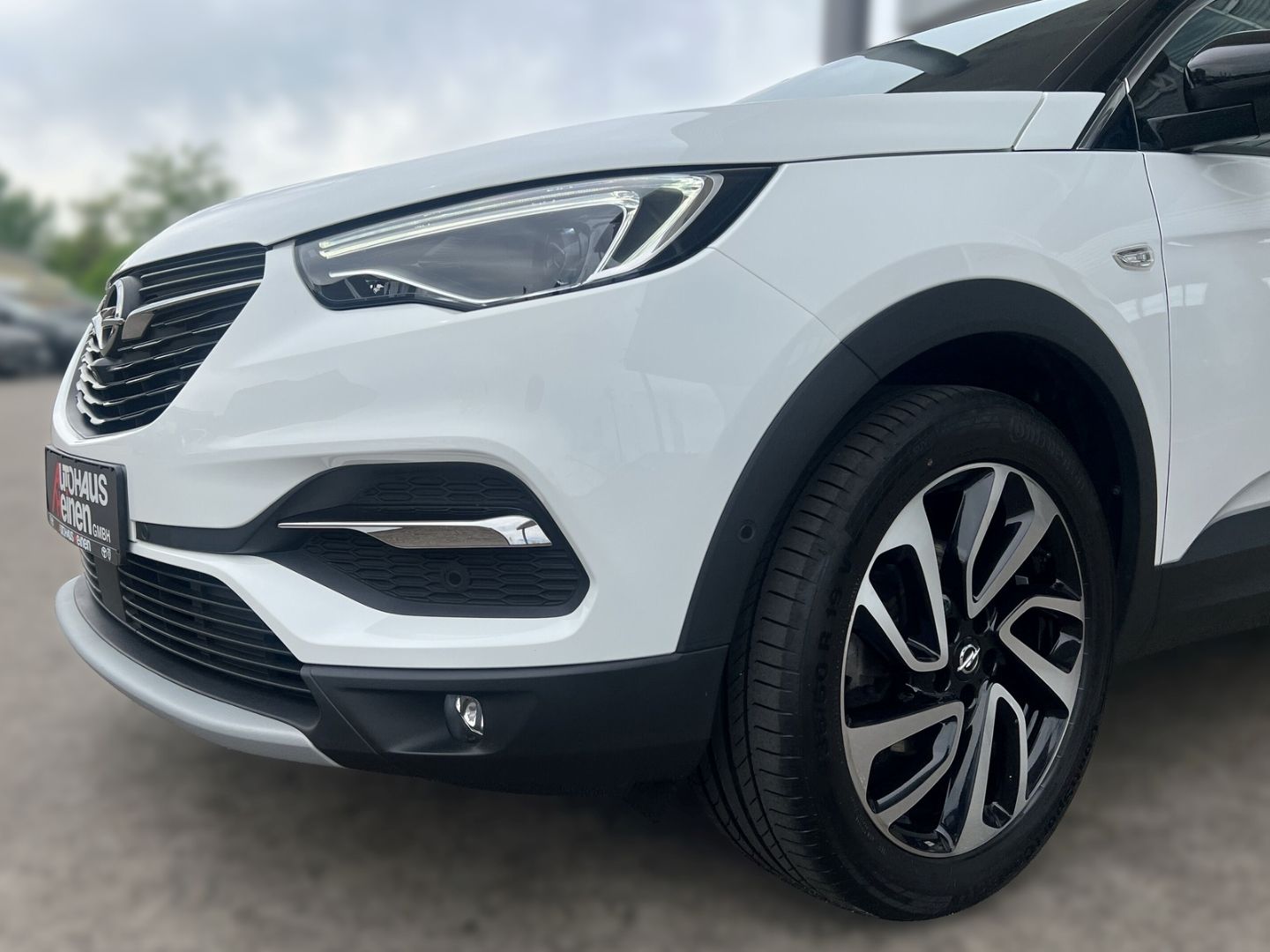 Fahrzeugabbildung Opel Grandland Ultimate 1.2 Turbo Navi Soundsystem 3