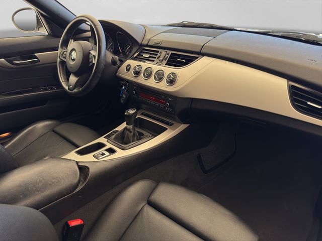Fahrzeugabbildung BMW Z4 sDrive 20i Cabrio+Xenon+Leder+Sportsitze