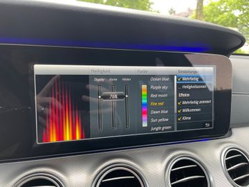 Fahrzeugabbildung Mercedes-Benz E 220d T 4Matic AMG*Standheizung*AmbientLight*