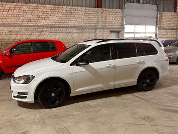 Volkswagen Golf - 2