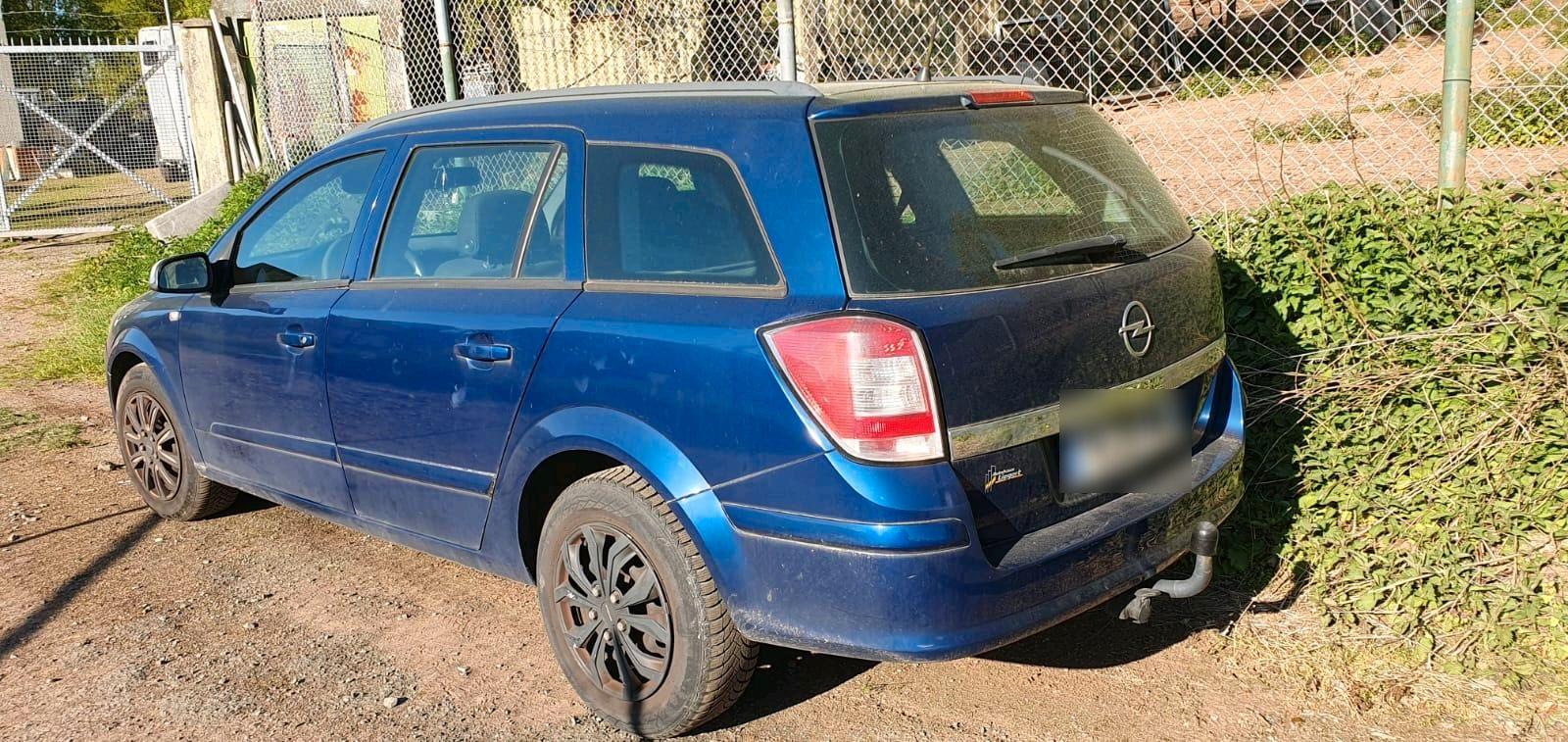 Opel Astra 2005 — interior
