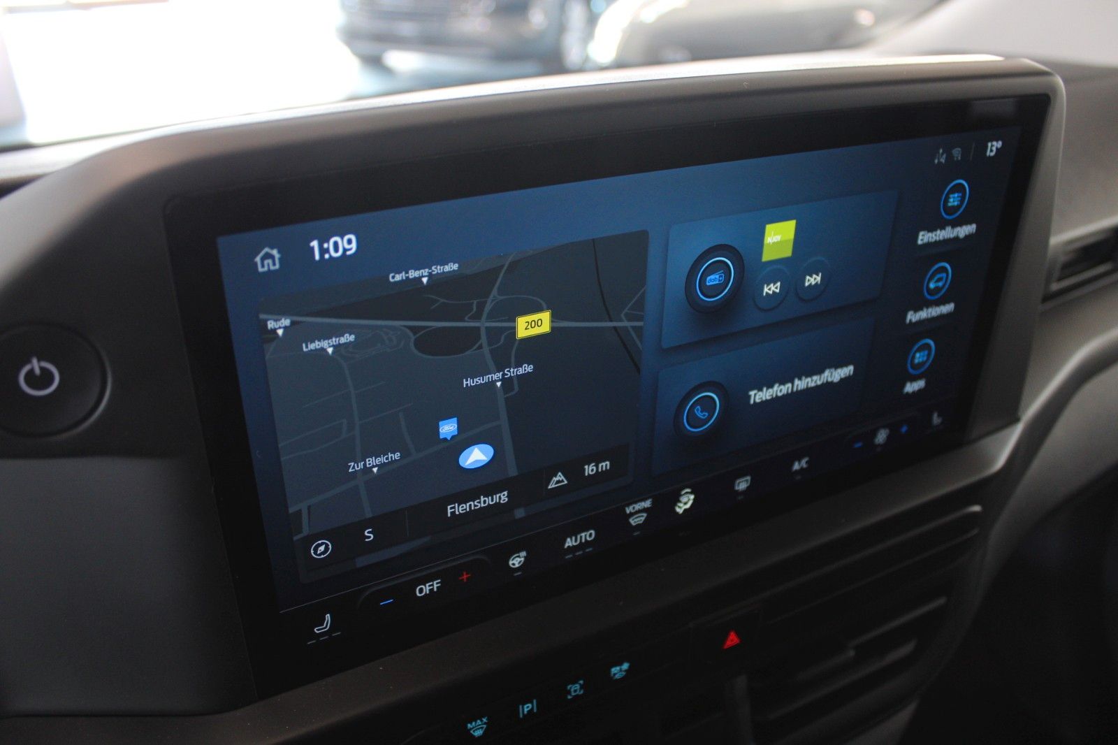 Fahrzeugabbildung Ford E-Transit Custom L1 TREND 9-Sitze AHK NAVI GJR