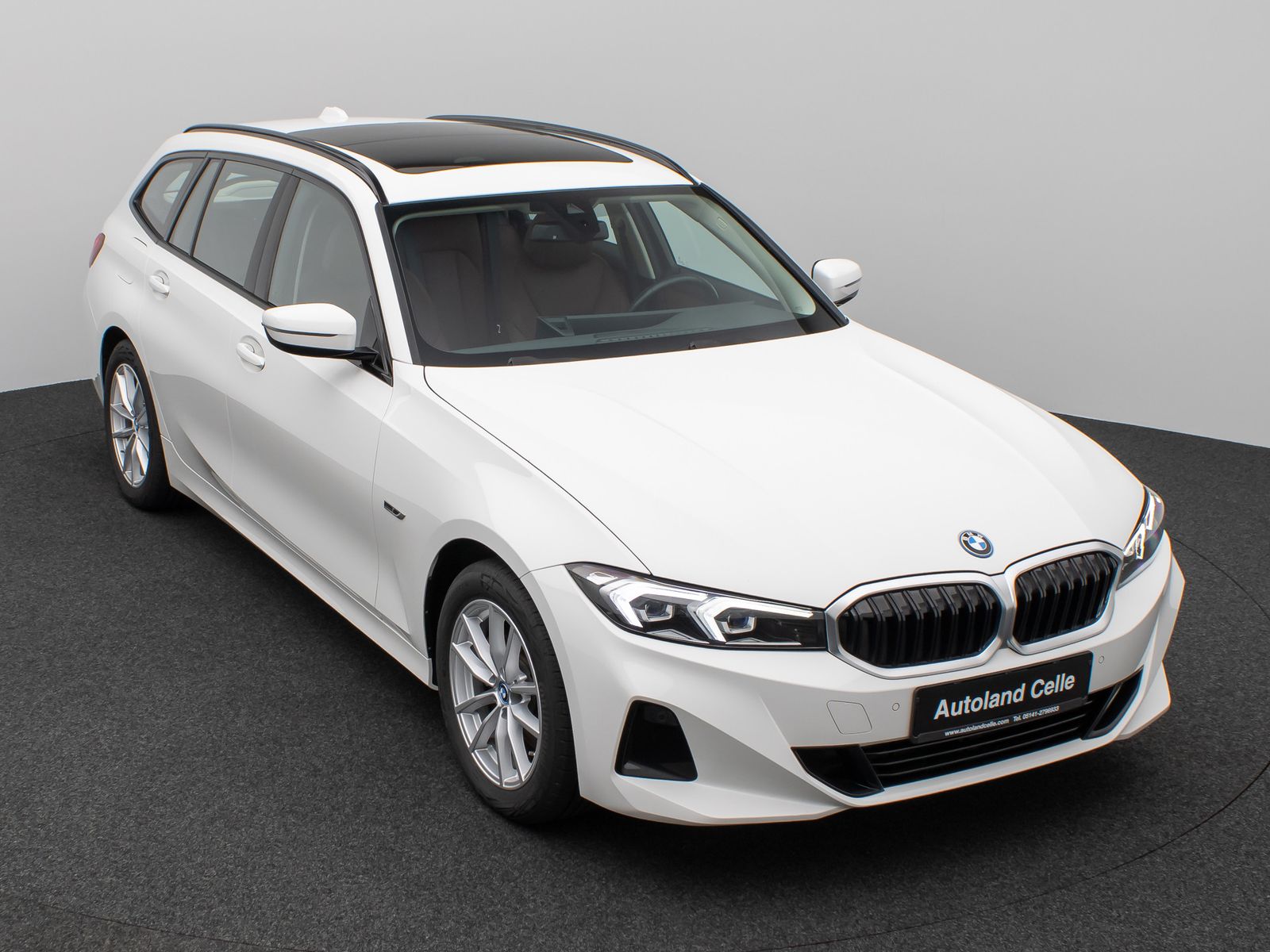 Fahrzeugabbildung BMW 330e xD Panorama DAB CockPit+ Widscr Sport Leder