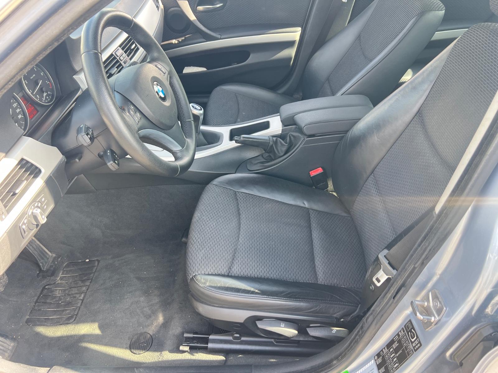 BMW 330i