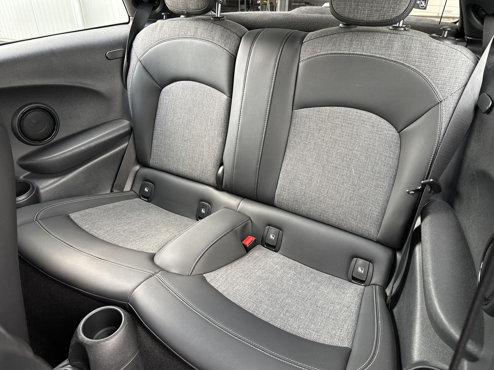 Fahrzeugabbildung MINI Cooper SE Classic-Trim NAV+LED+RÜCKFAHRKAMERA+SH
