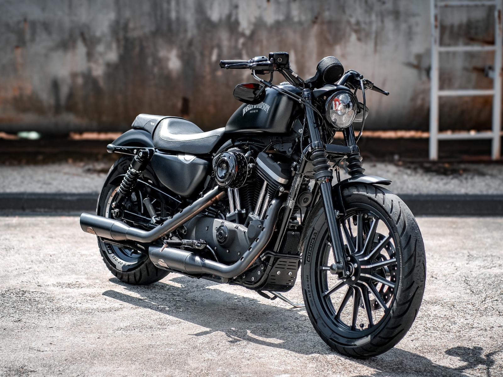 Harley-Davidson XL883N Sportster Iron 883 - J&H - LED - Cool!