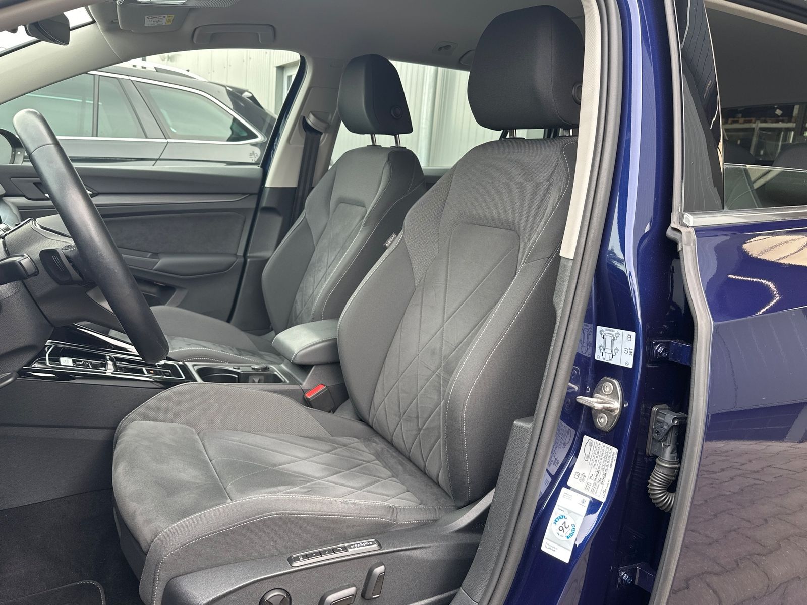 Fahrzeugabbildung Volkswagen Golf Variant 2.0 TDI DSG Style NAV+AHK+ACC+KAM