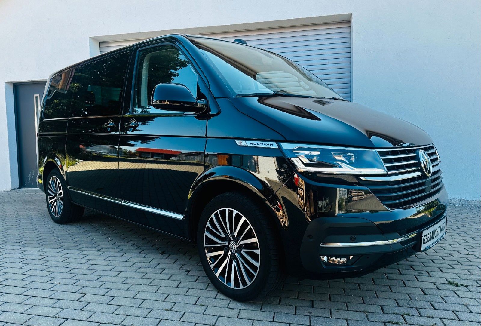 Volkswagen T6.1 Multivan 2.0 TDI DSG NAV,LED,SHZ,AHK,1 Hand imagem 2