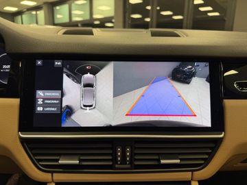 Porsche Cayenne - 9