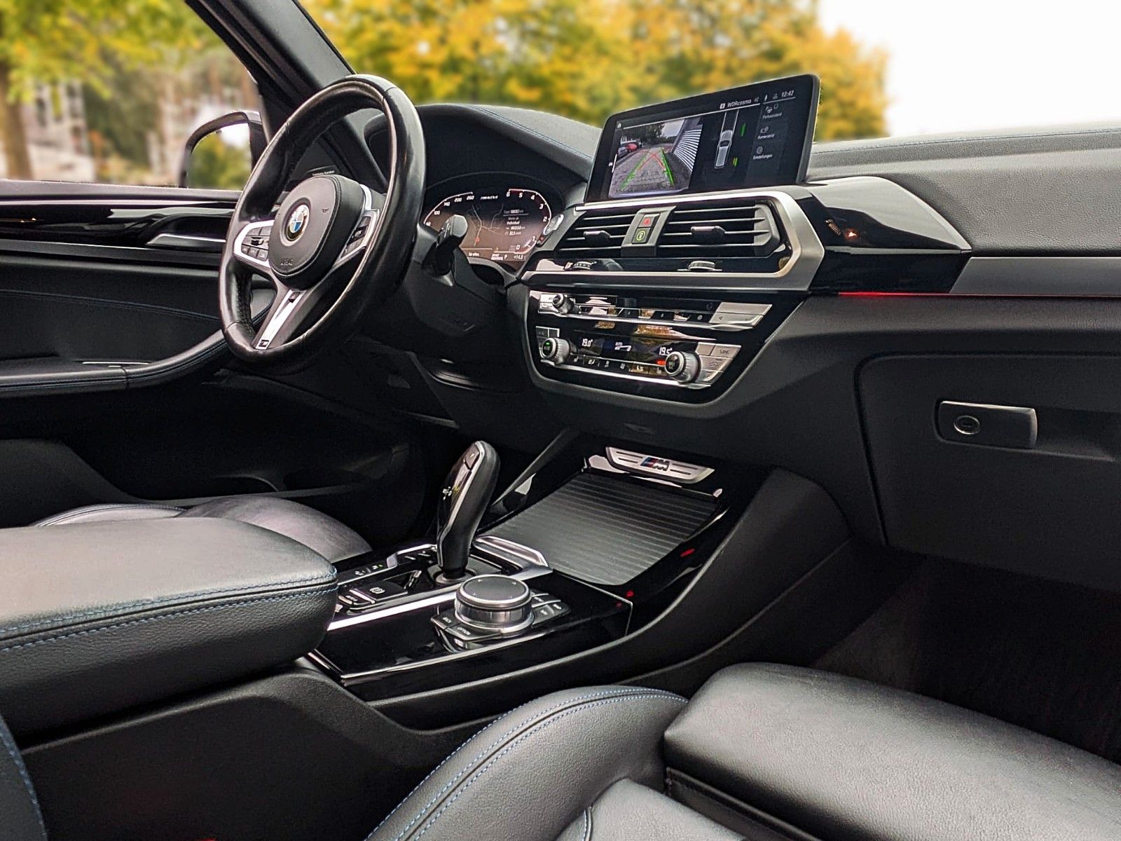 Fahrzeugabbildung BMW X3 M40d SAG*LEDER*PANO*H/K SOUND*ACC*CAM*20"VOLL