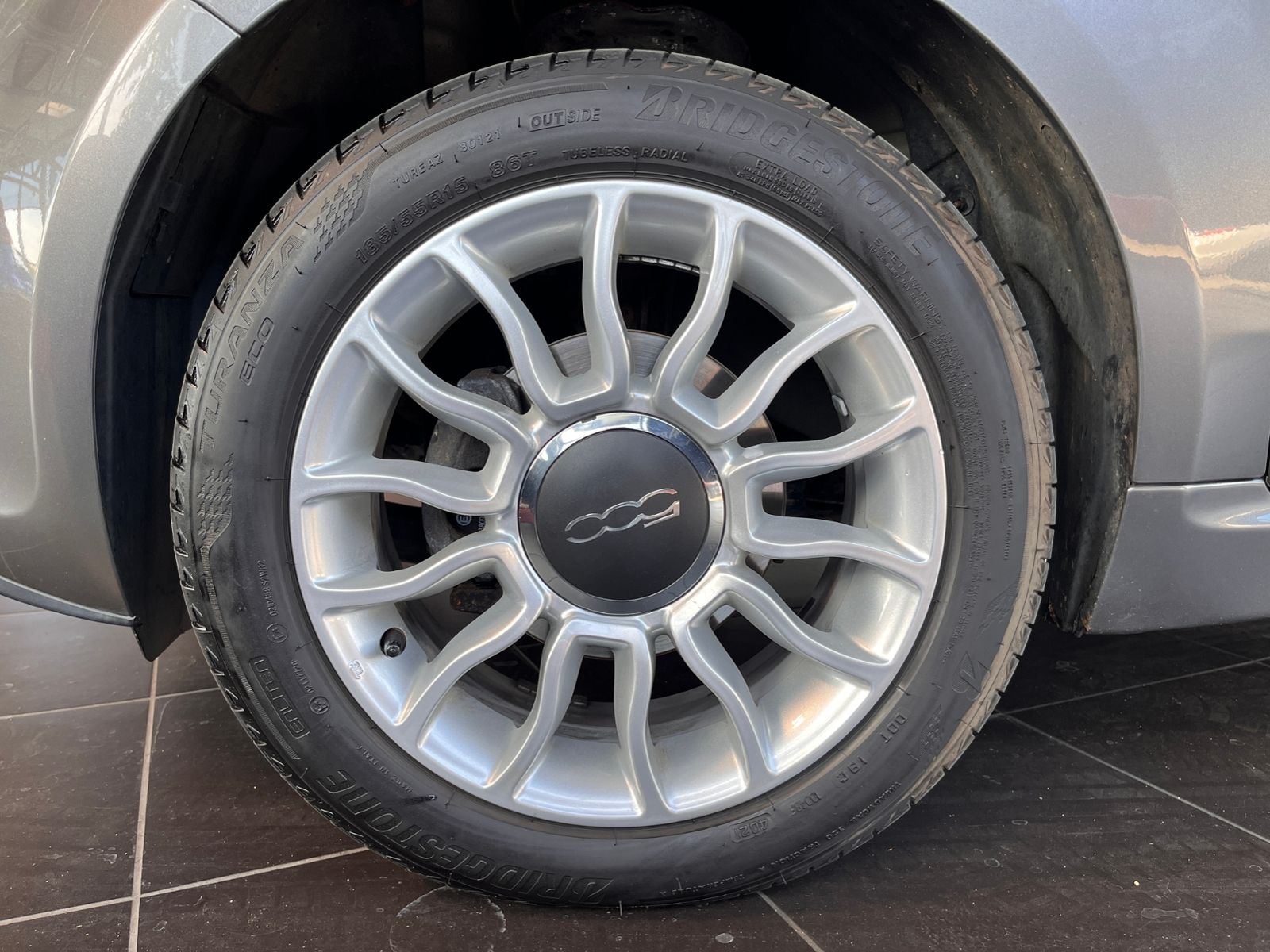 Fahrzeugabbildung Fiat 500C Lounge KLIMA ALU 8-Fach bereift