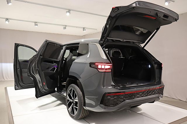 Tayron R-Line 2.0l TDI 193PS DSG Standh. AHK IQ