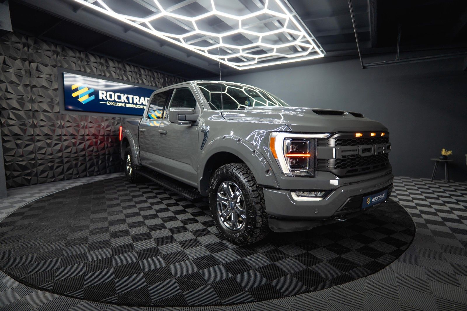 Fahrzeugabbildung Ford F150 5.0 V8 4x4 LARIAT RAPTOR SupCrew *360*B&O*