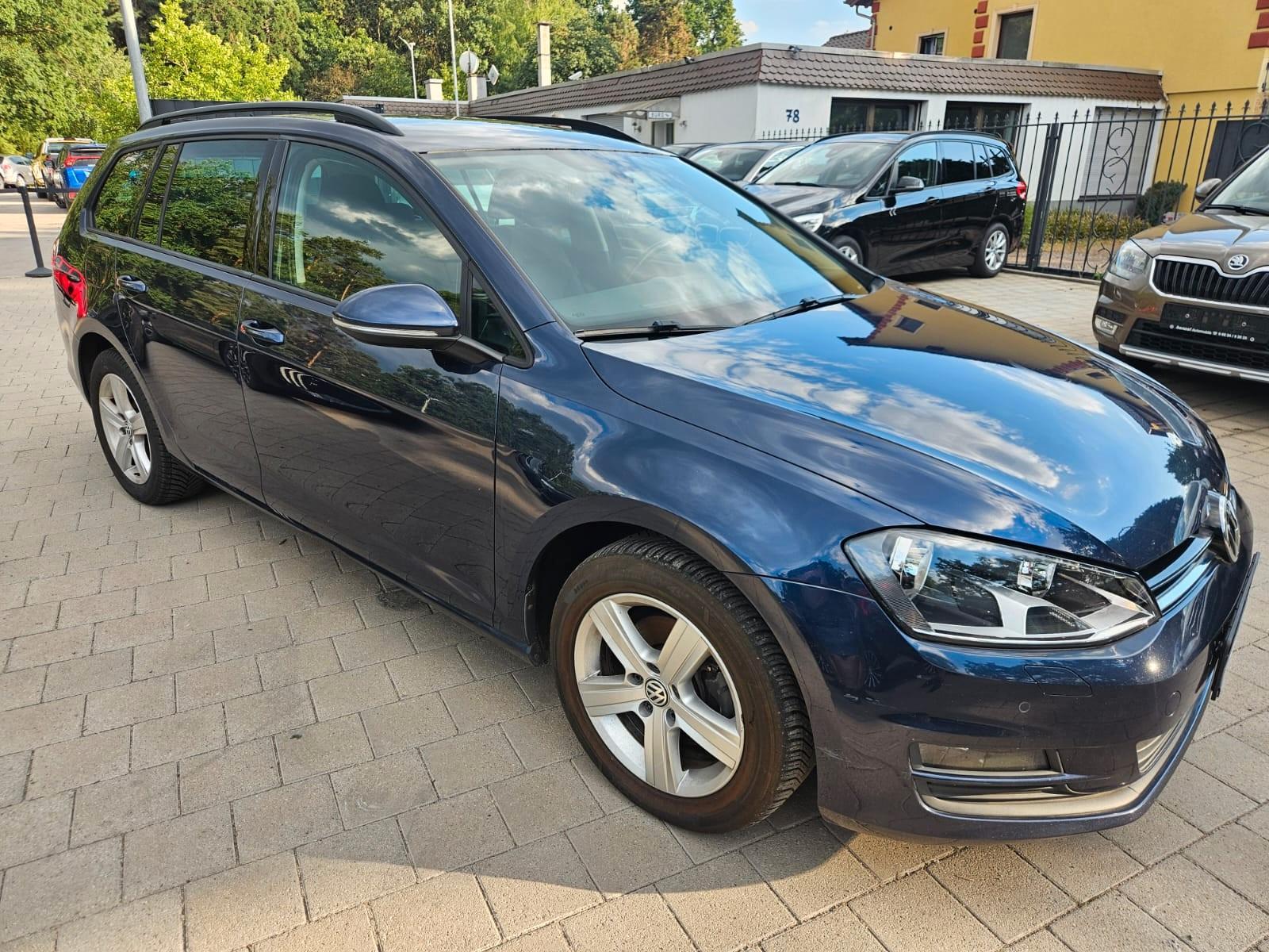 Volkswagen Golf 2014 — rear view