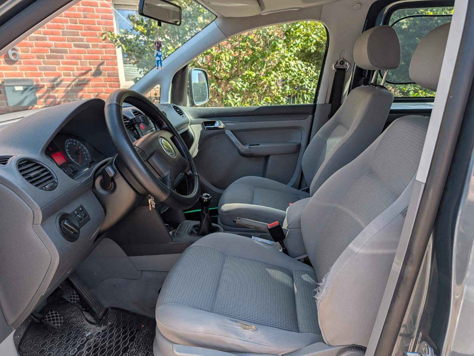 Volkswagen Caddy Life 1.6 - TÜV Klima AHK 2 Schiebetüren