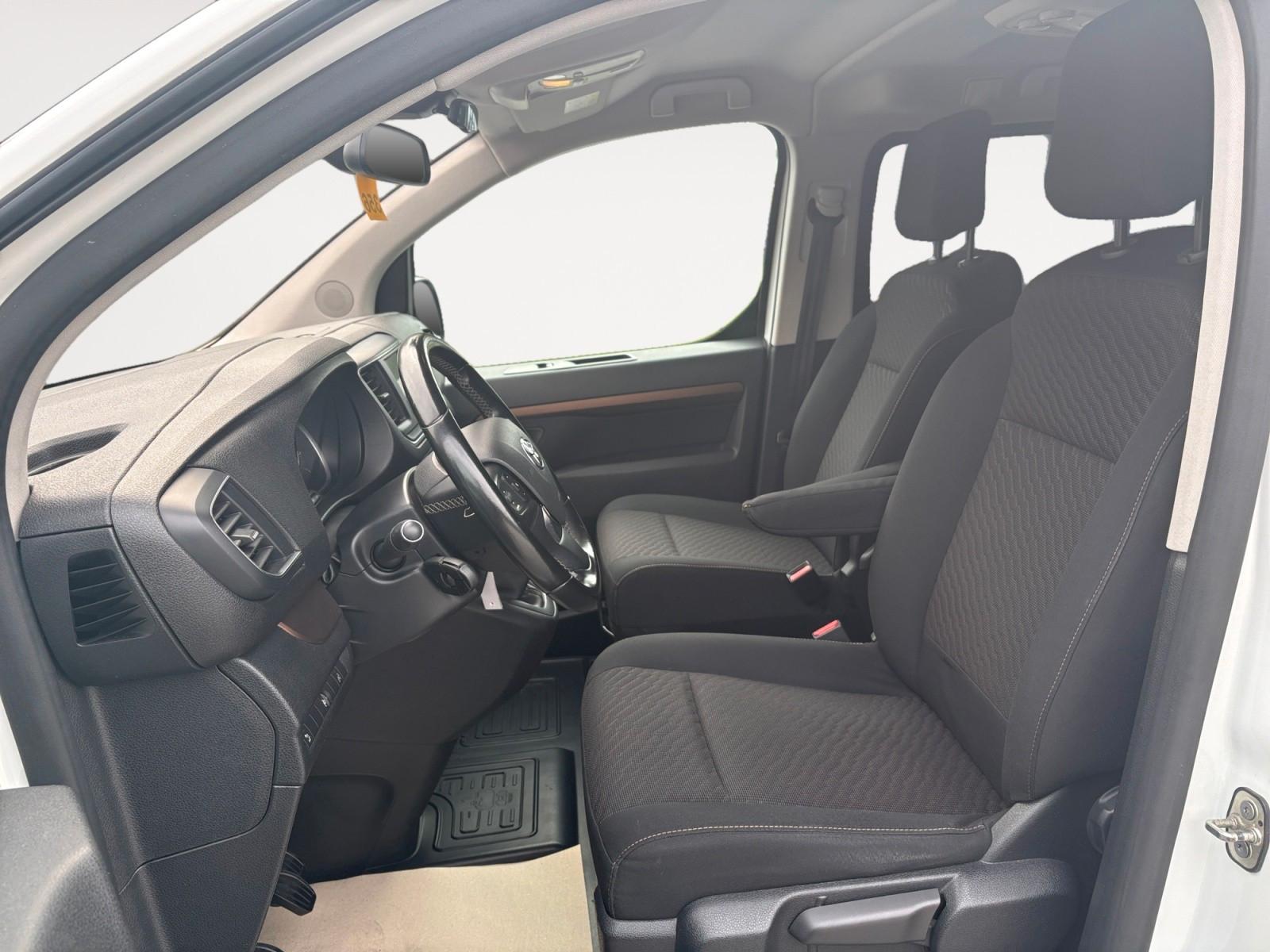 Toyota Proace Verso 1.5  L1 Family  *Rollstuhlrampe*
