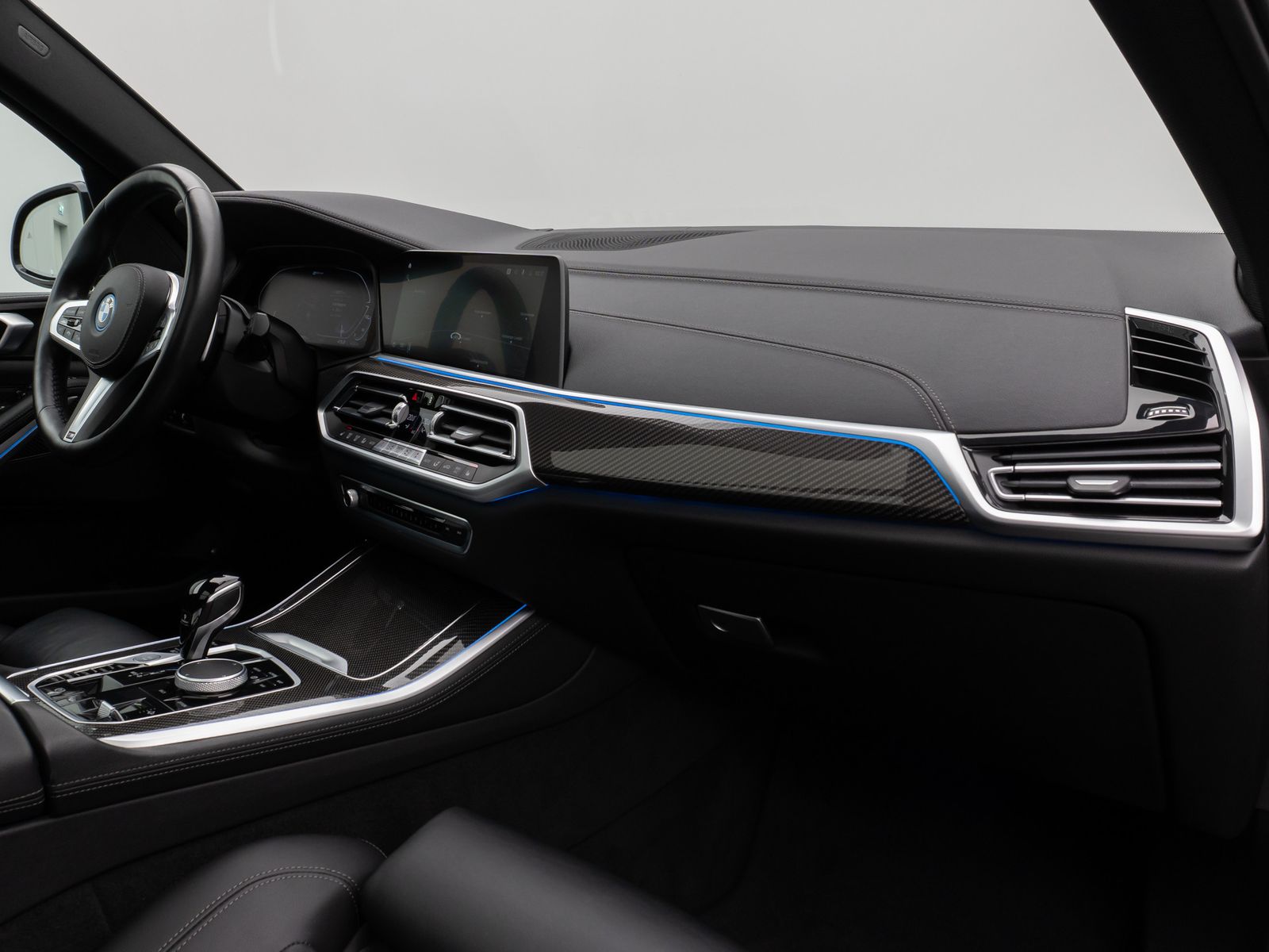 Fahrzeugabbildung BMW X5 xD45e M Sport Panorama Laser 360°HUD DAB HiFi