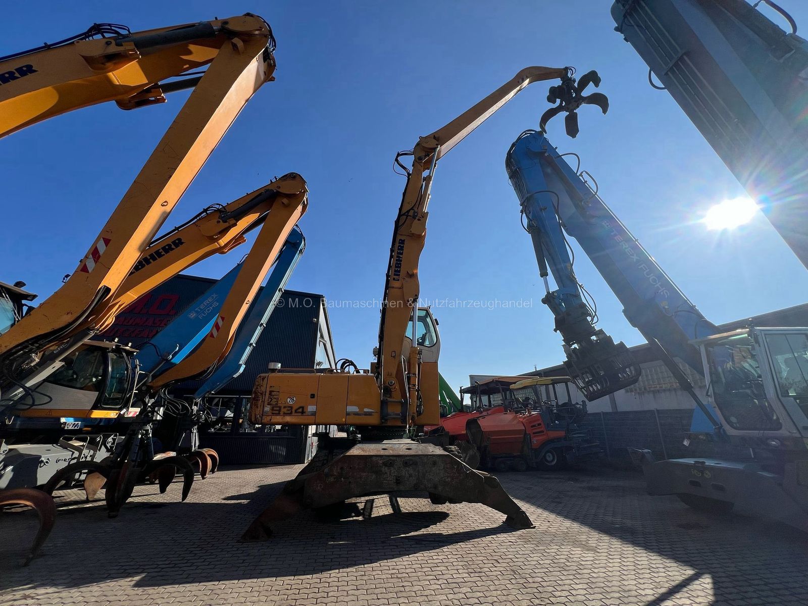 Fahrzeugabbildung Liebherr A 934 C Litronic