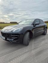 Porsche Macan Turbo mit Performance Paket Approved 