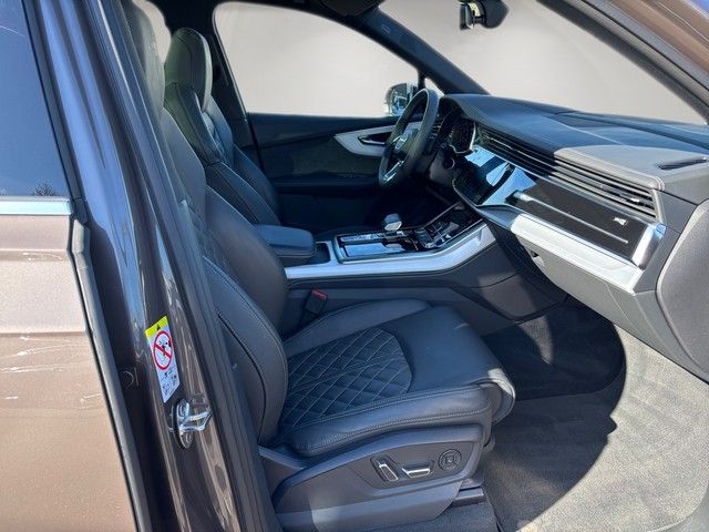 Fahrzeugabbildung Audi SQ7 4.0TFSI QU. HEADUP+PANO+STNDHZ+B&O+RAUTE+++