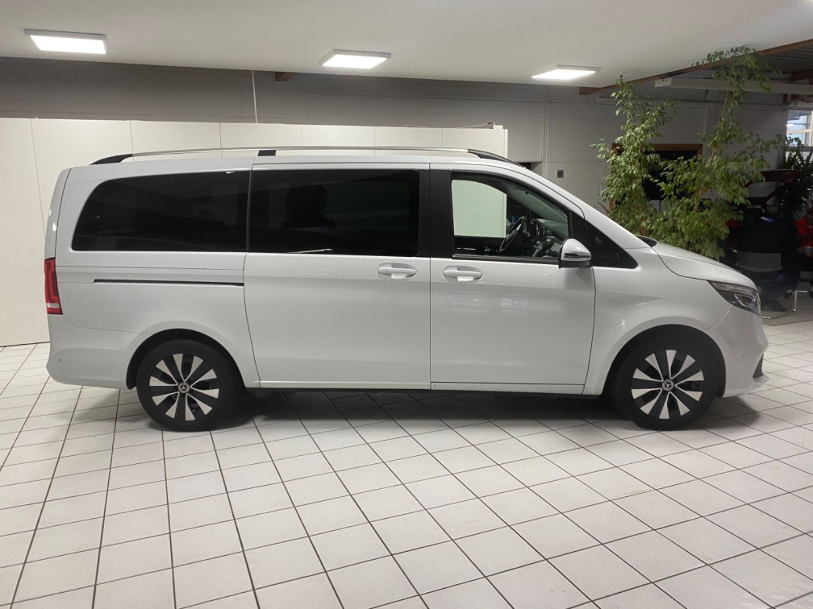 Fahrzeugabbildung Mercedes-Benz V-Klasse V250d *LED, Leder, AHK 2,5t*