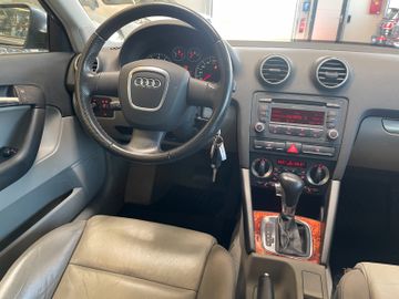 Audi A3 Sportback 1.8 TFSI Aut. *SHZ*LEDER*TÜV-NEU*