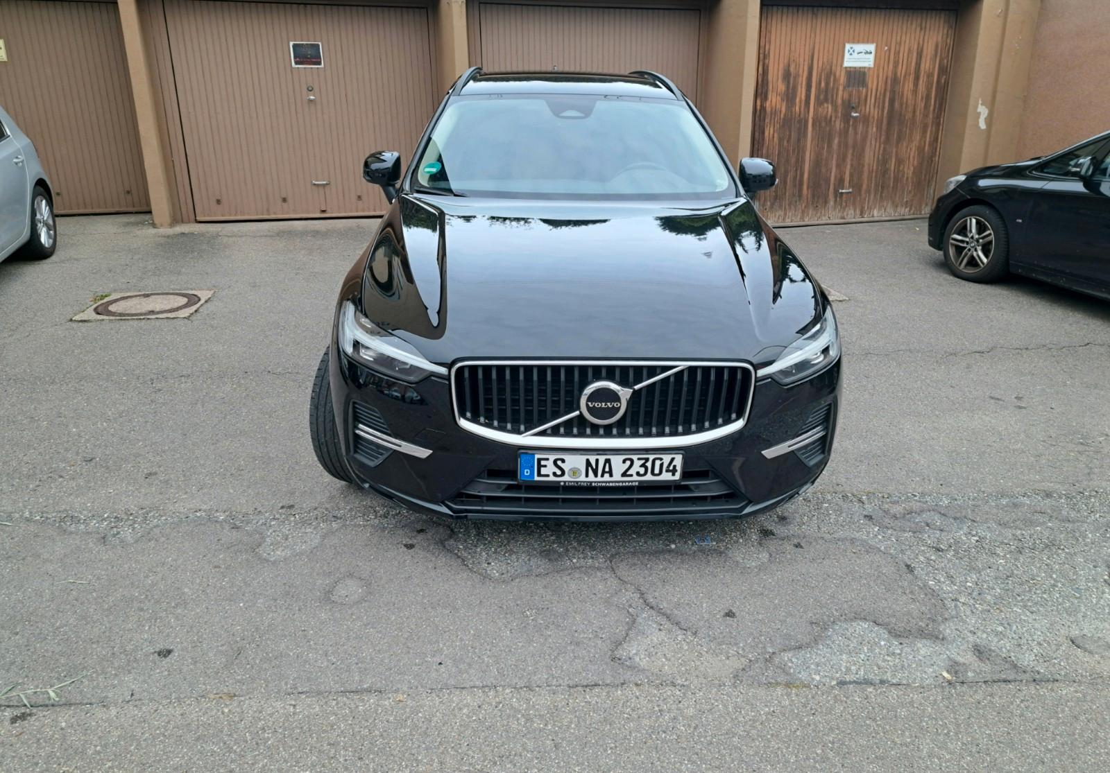 Volvo XC60 MomentumPro MOTOR NUR 33tkm Leder AHK Kamer