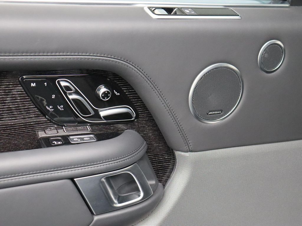 Land Rover Range Rover 5.0 V8 SC LWB Autobiography panorama