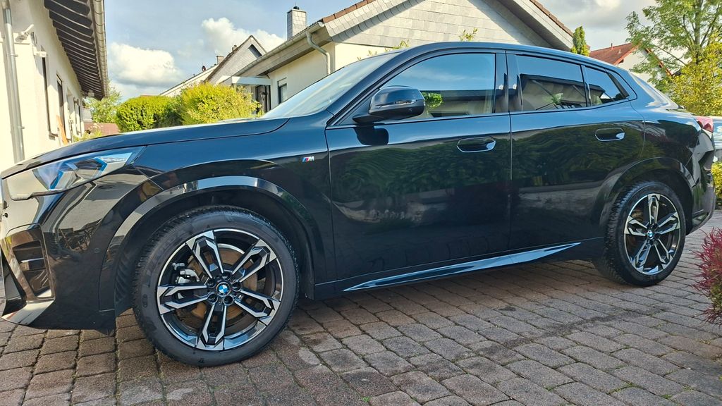 Image of BMW X2