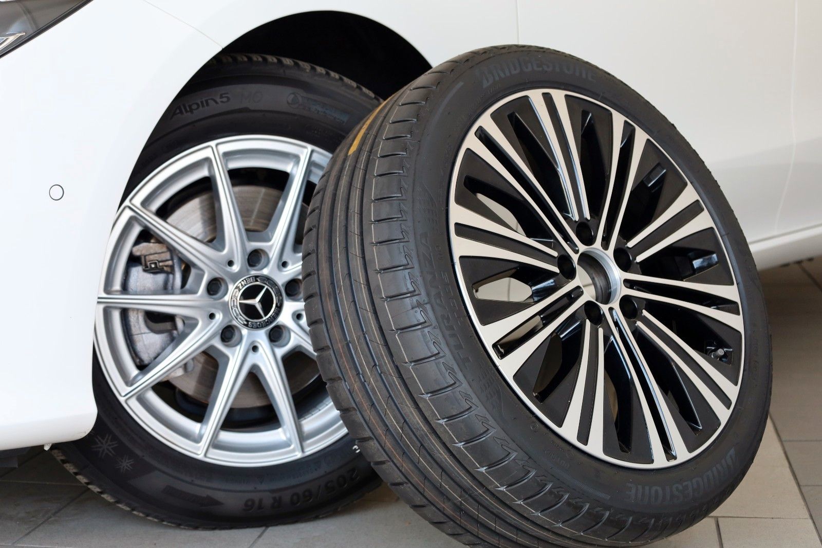 Fahrzeugabbildung Mercedes-Benz CLA 200d SB, Leder,Navi,LED,SH,Kamera,AHK SR+WR