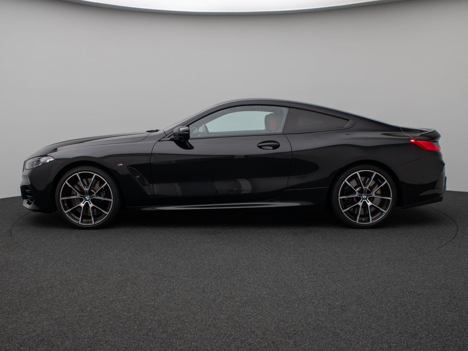 Fahrzeugabbildung BMW M850i xD Coupé 360°Laser HUD SoftCl Komfort 20"