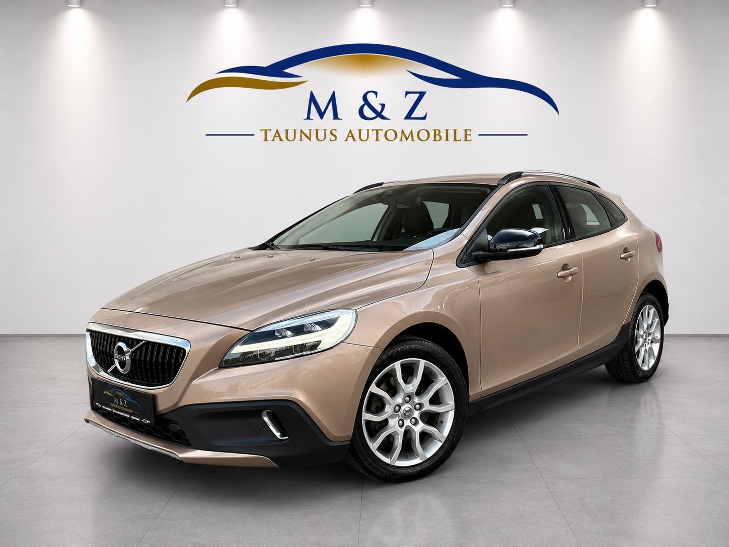 VOLVO V40 CC