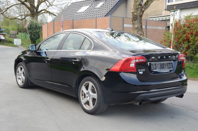 Volvo S60 2.4 D5 ACC ALU LEDER Guter Zustand