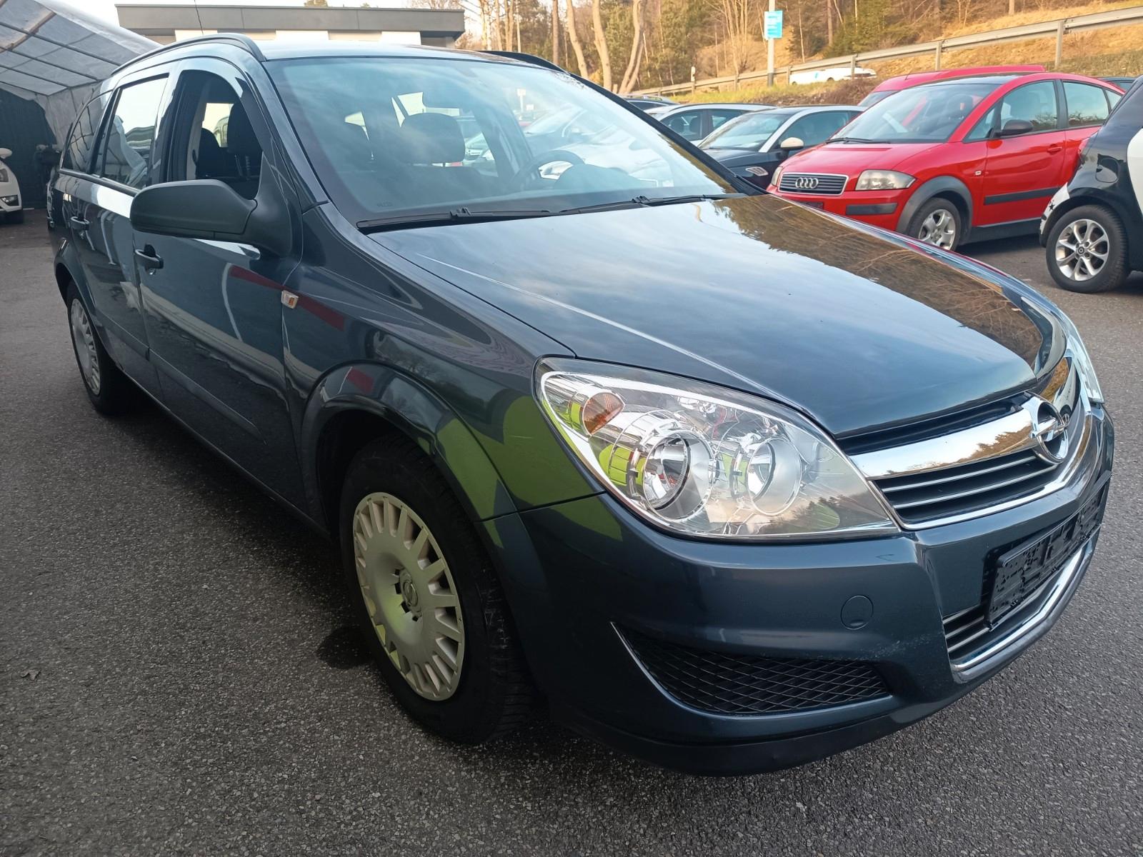 Opel Astra 2009 — interior
