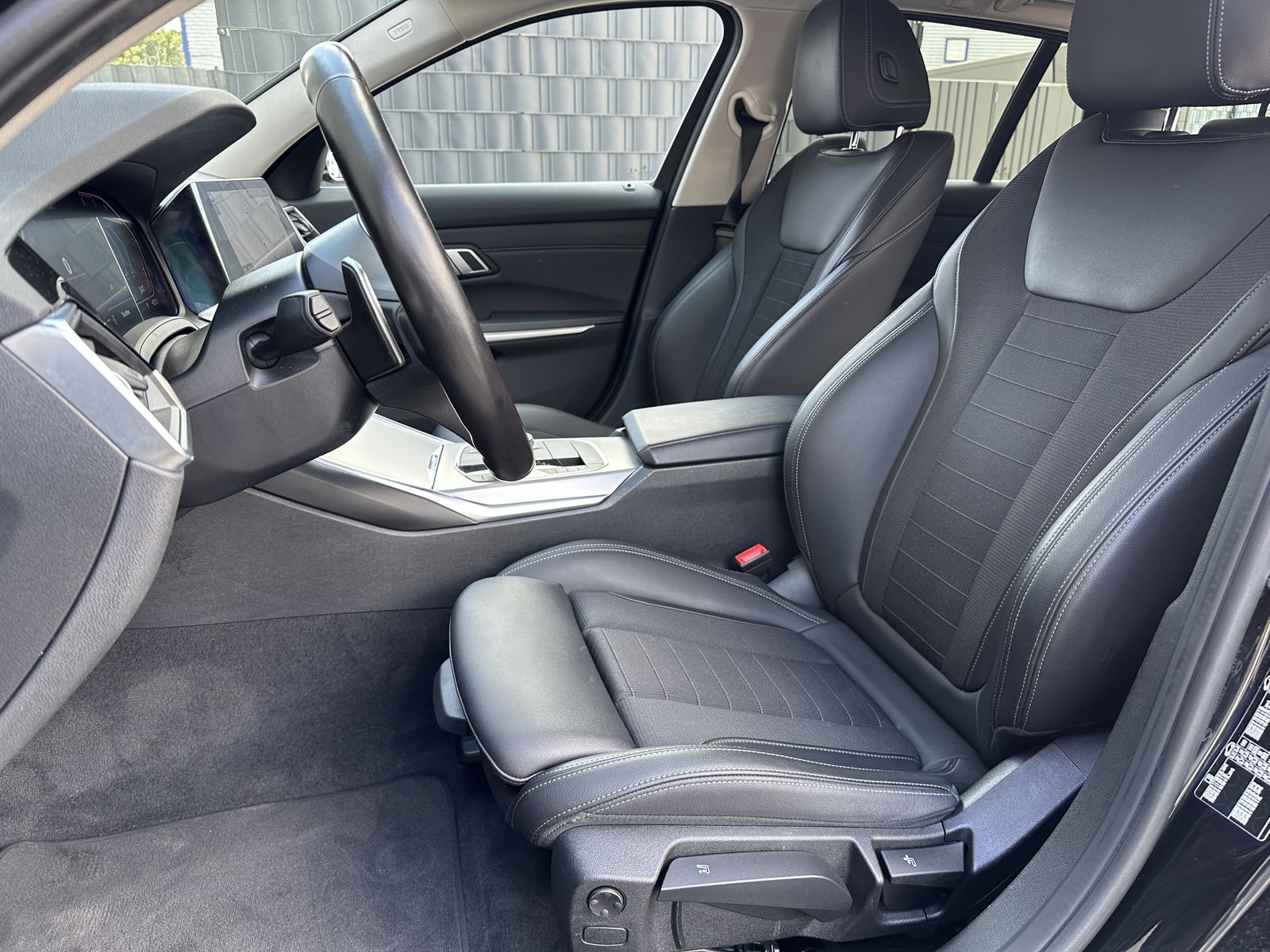 Fahrzeugabbildung BMW 320d Touring Sport-Line NAV+LASER+ACC+KAMERA+1HD