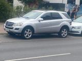 Mercedes-Benz ML 280 CDI 4MATIC -Tüv-Anhängerk.-Schiebedach - Mercedes-Benz ML 280: Cdi