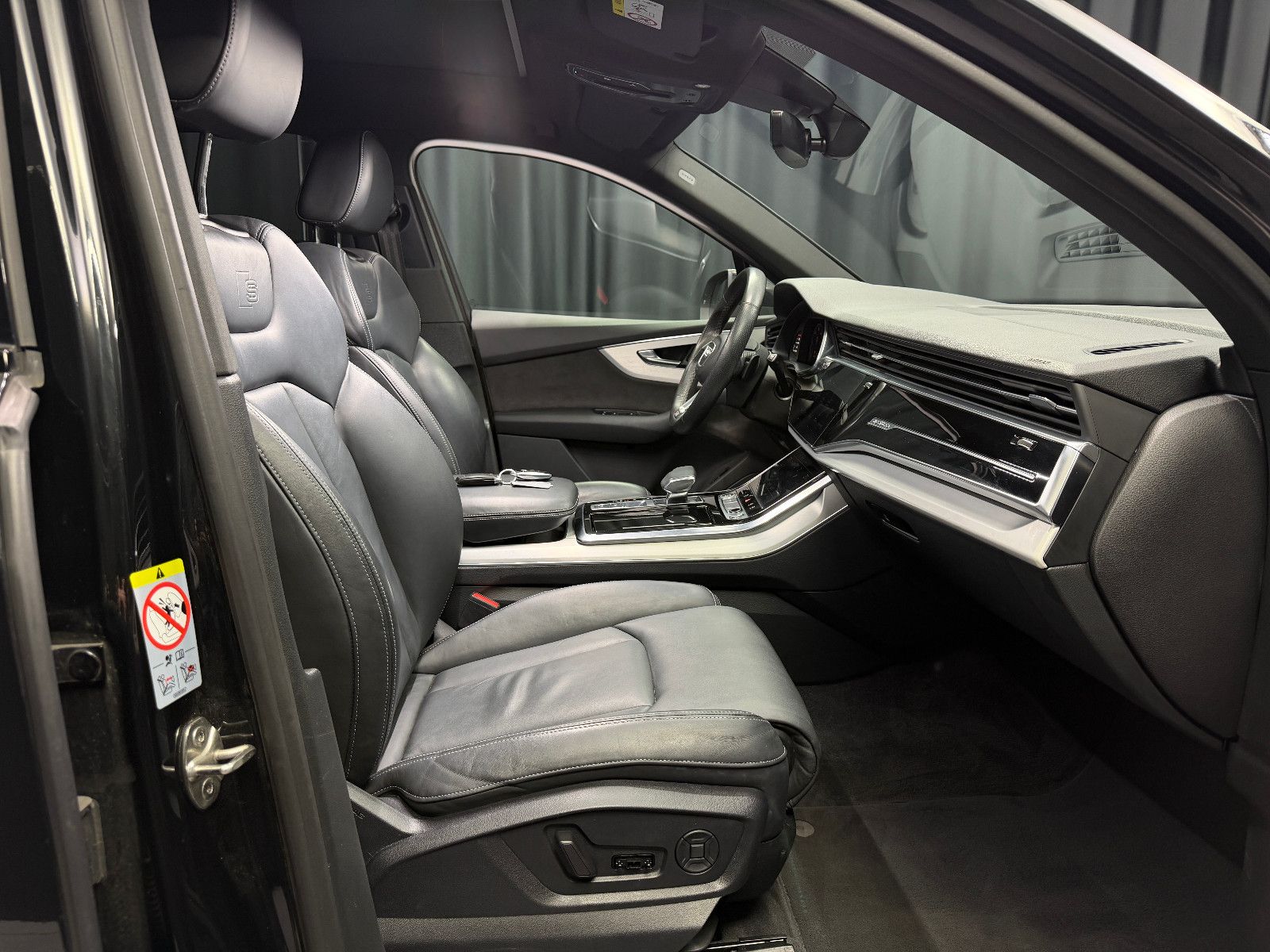 Fahrzeugabbildung Audi Q7 45 TDI quattro S line|PANO|KAMERA