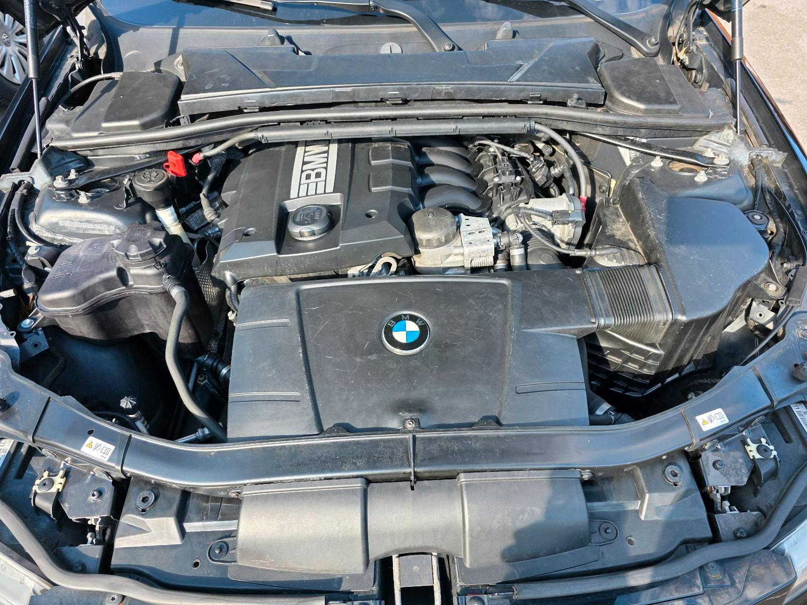 BMW 320 2010 — photo 10