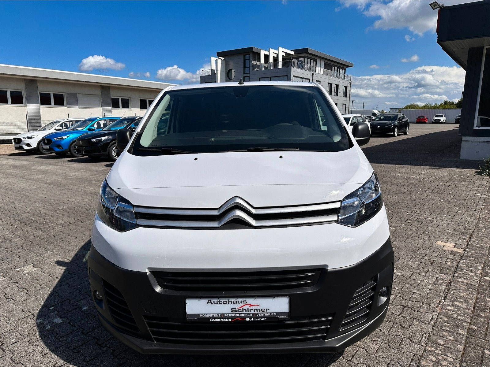 Fahrzeugabbildung Citroën e-Jumpy Kasten Club XL L3H1 75KWh