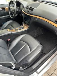 صورة 8 لـ 2006 Mercedes-BENZ E 280