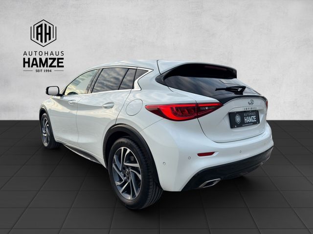Infiniti Q30 1.6 16V Luxe Tech|Panorama|Kamera|BOSE|DAB