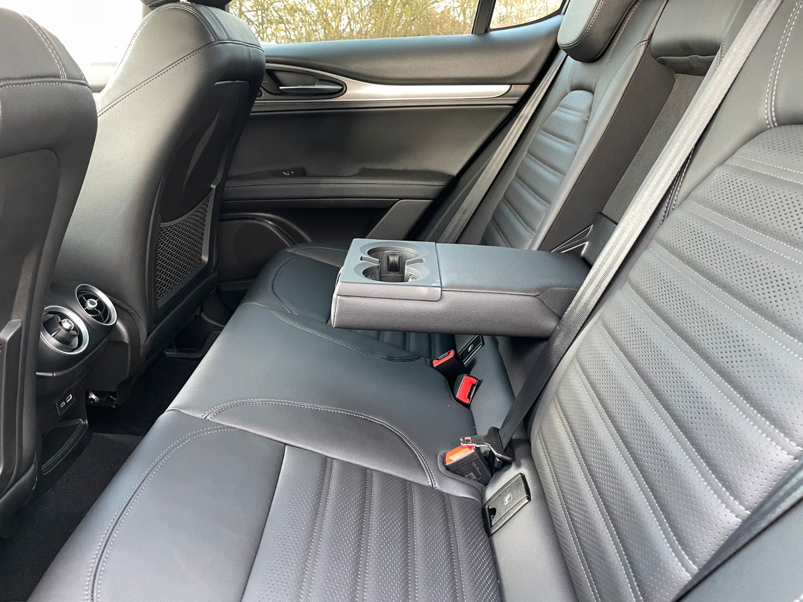 Alfa Romeo Stelvio - Bild 16