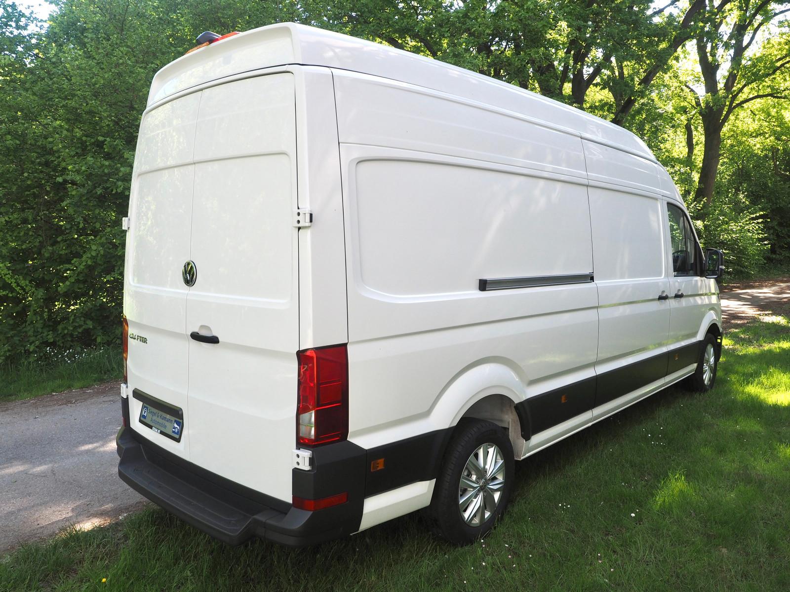 Volkswagen Crafter 35  L4 Superhochdach  2 Drehsitze Autom.