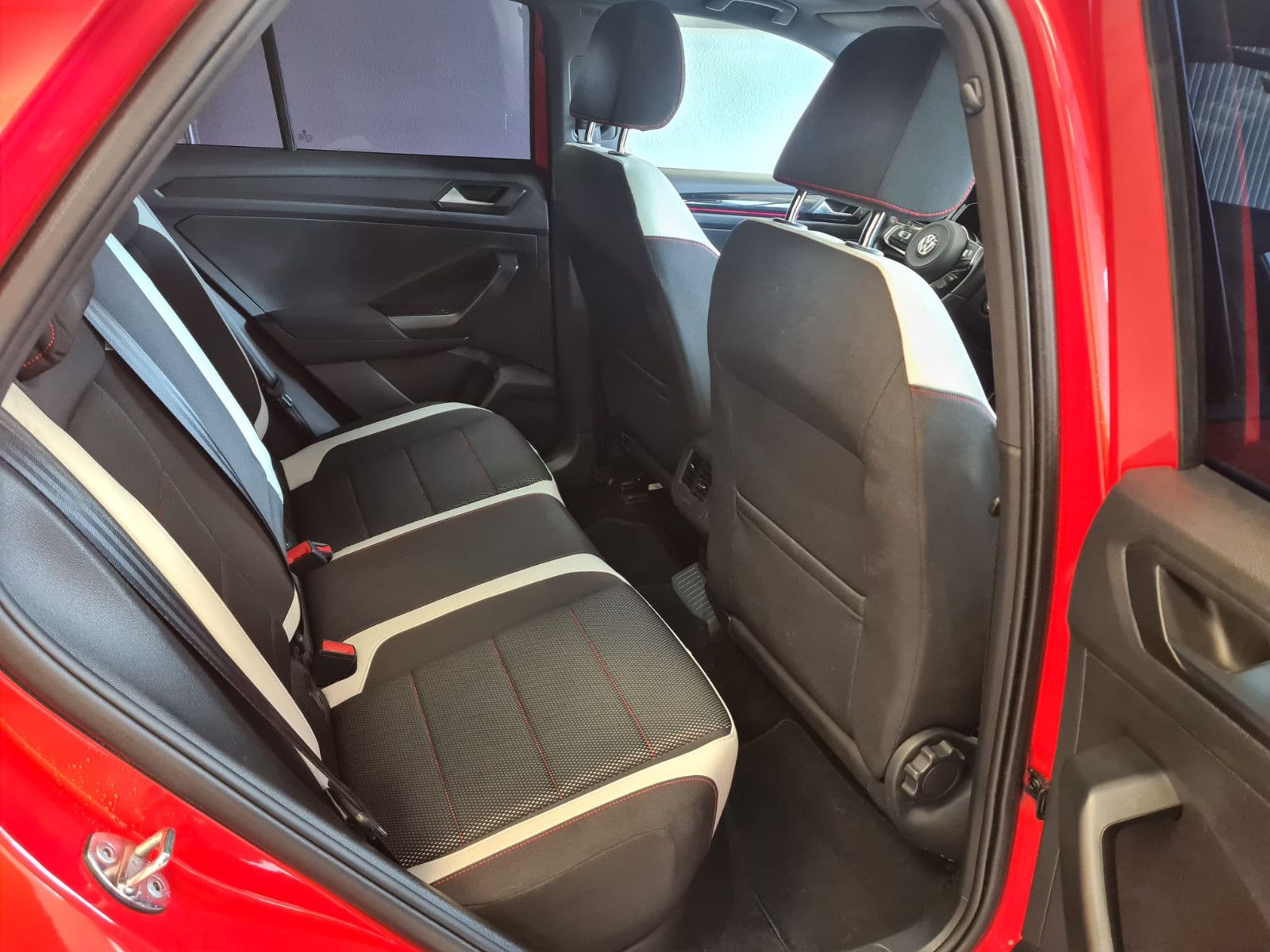 Fahrzeugabbildung Volkswagen T-Roc Sport 4Motion / NAVI / LED / KAMERA
