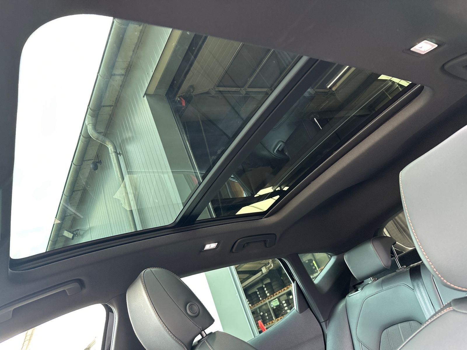 Fahrzeugabbildung CUPRA Formentor 4Drive NAV+LED+AHK+ACC+KAM+PANO+19ZOLL