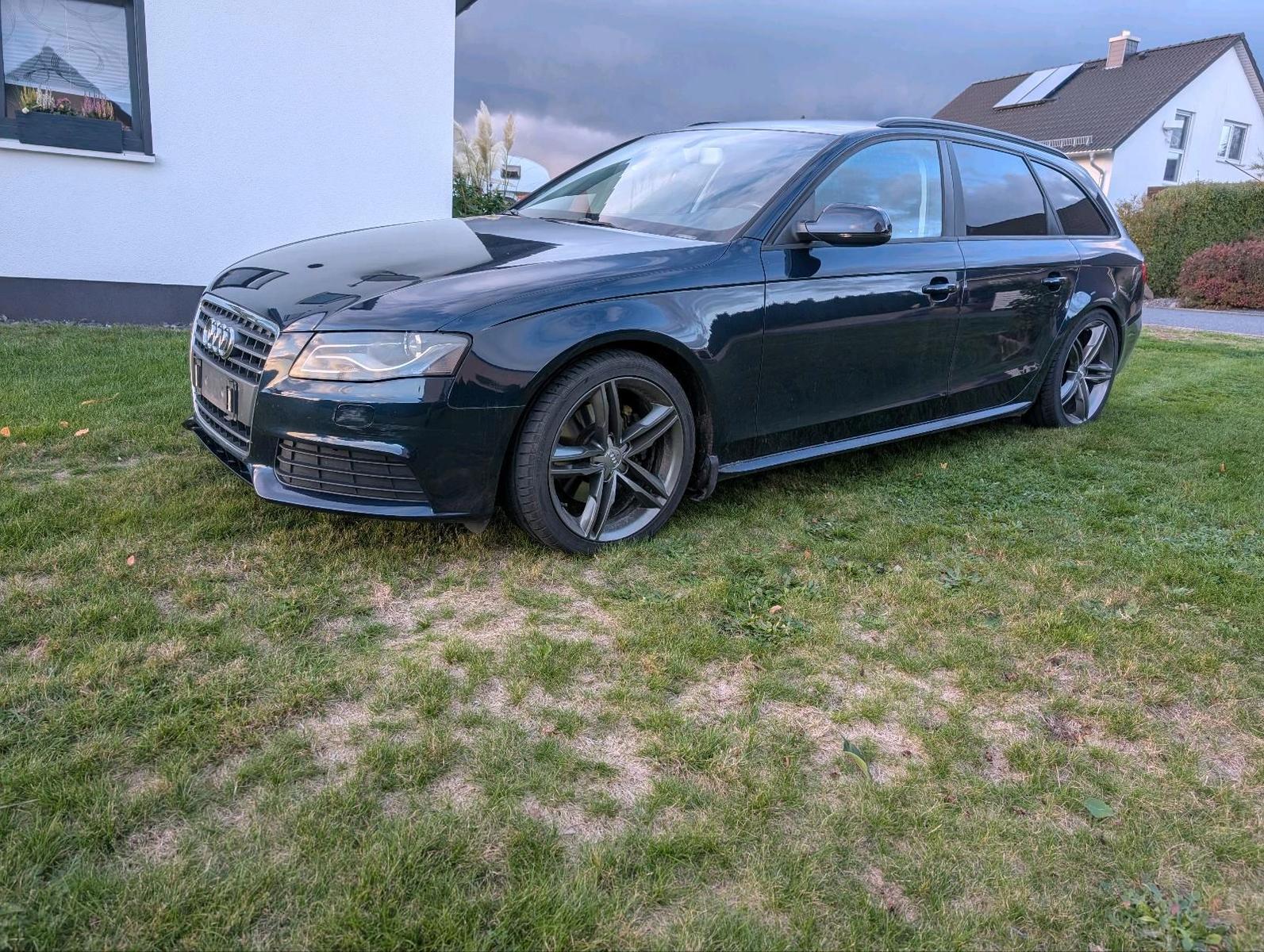 Audi A4 2009 — rear view