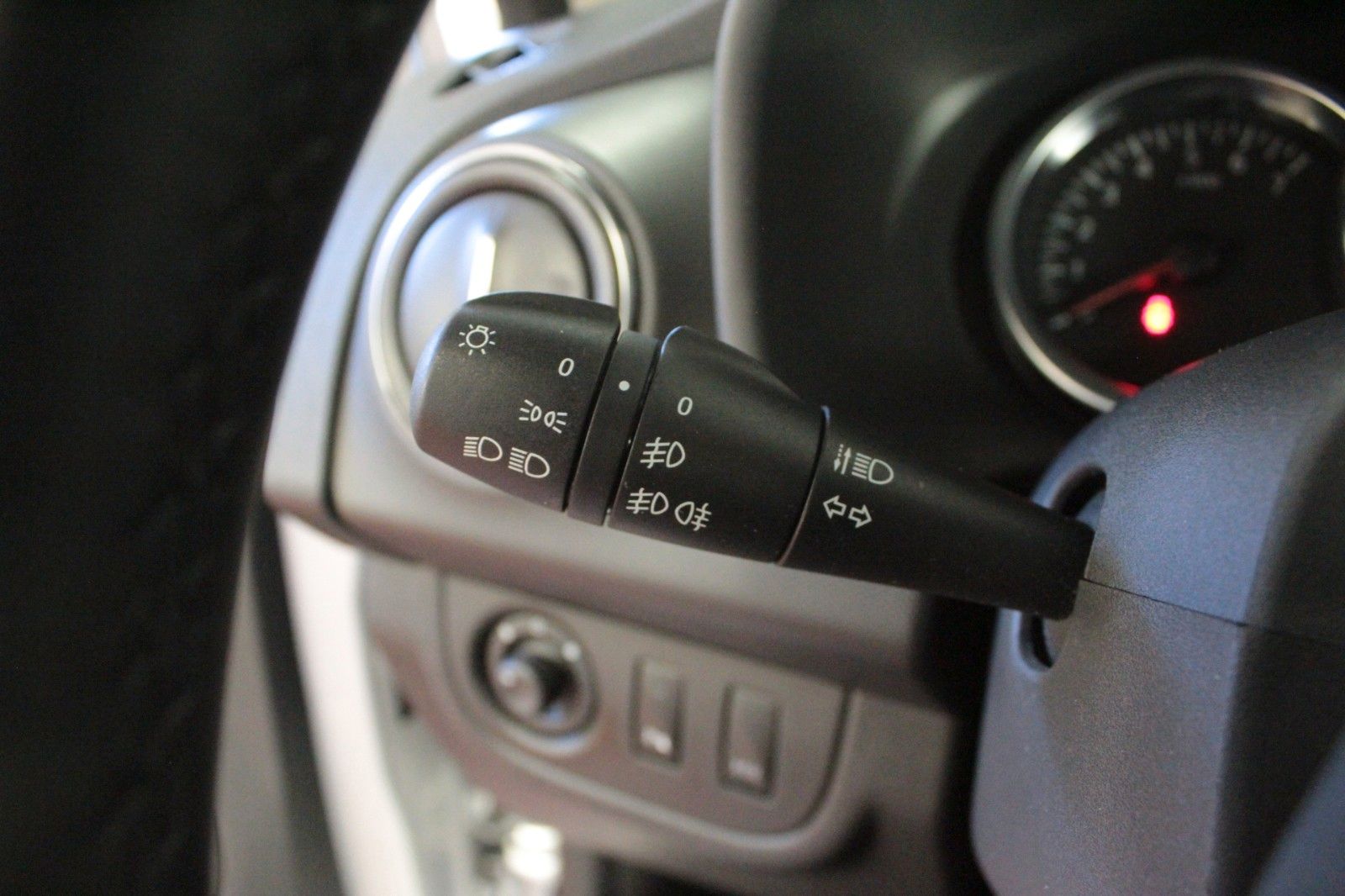 Fahrzeugabbildung Dacia Logan MCV TCe90 Stepway*Navi*Klima*