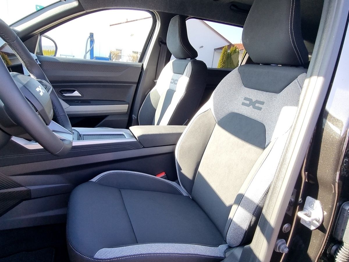 Fahrzeugabbildung Dacia Bigster Journey HYBRID 155