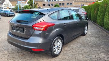 Fahrzeugabbildung Ford Focus Trend 5-Türig 1,6 Ltr.-4 Zyl.